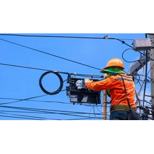 Tiang fiber optik