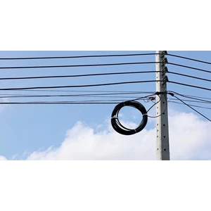 Tiang fiber optik